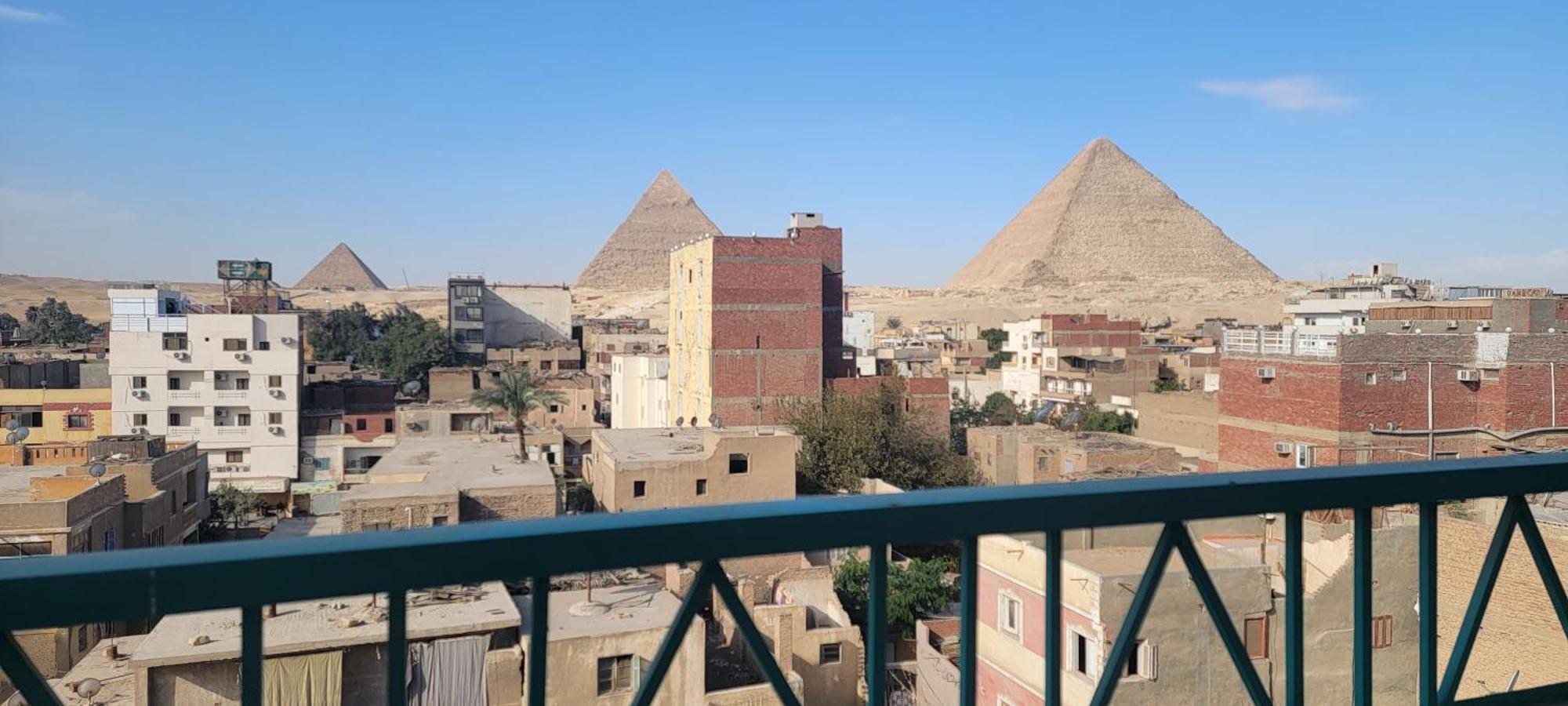 Pyramids Temple Guest House Kafrat al Jabal Bagian luar foto