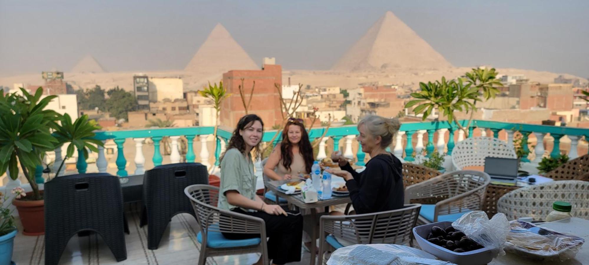 Pyramids Temple Guest House Kafrat al Jabal Bagian luar foto