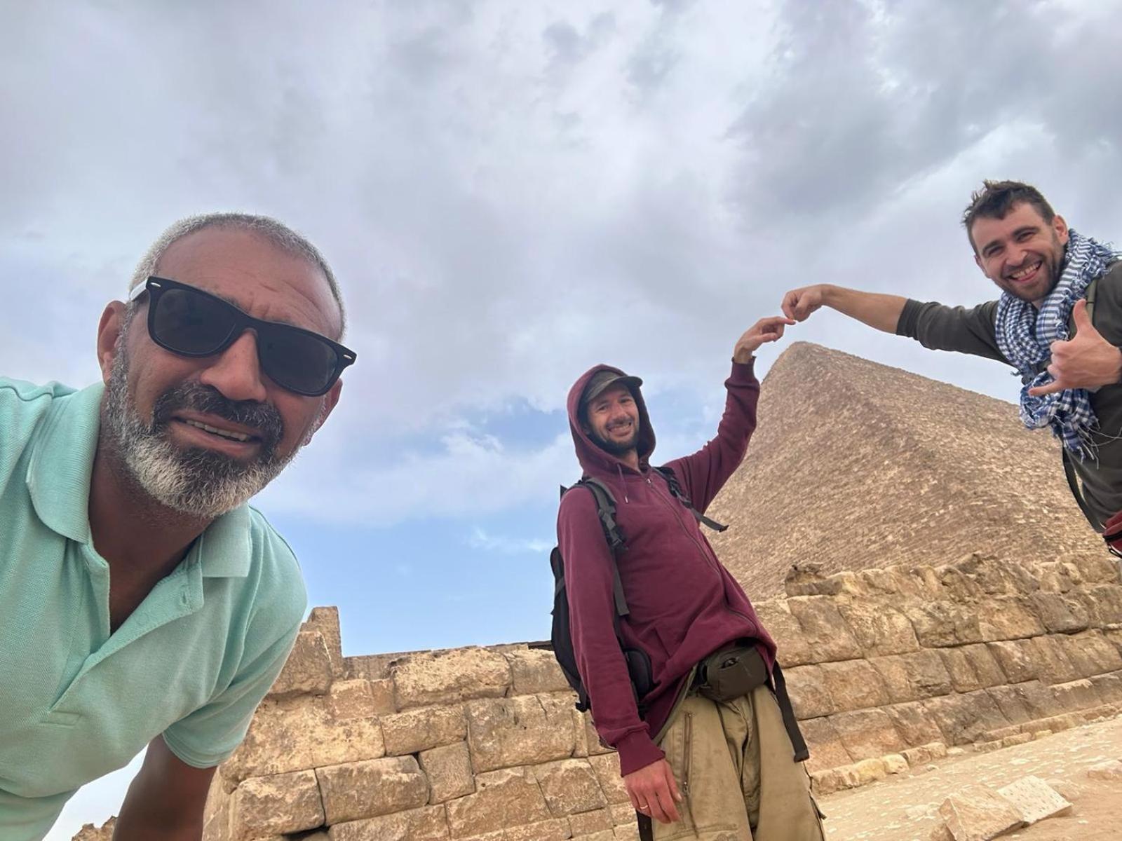 Pyramids Temple Guest House Kafrat al Jabal Bagian luar foto