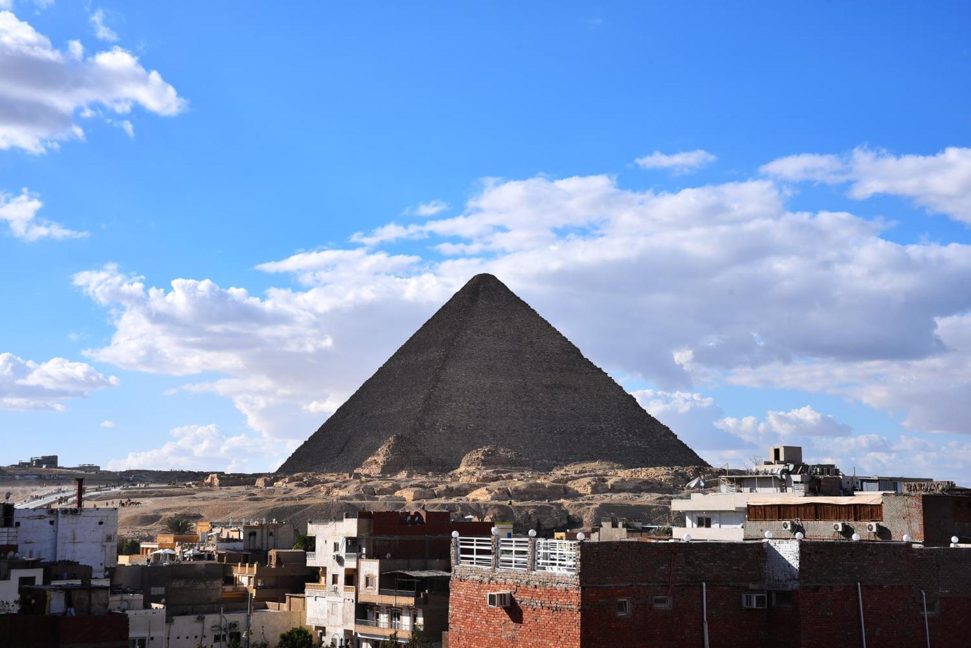 Pyramids Temple Guest House Kafrat al Jabal Bagian luar foto